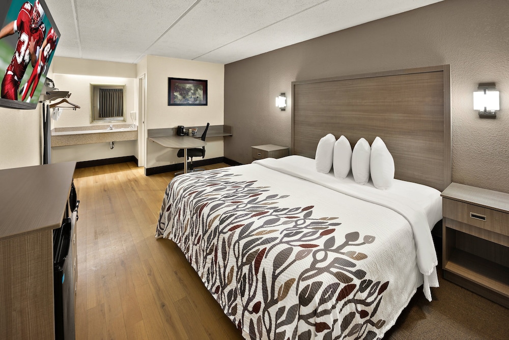 Red Roof Inn Chapel Hill UNC - photo 8