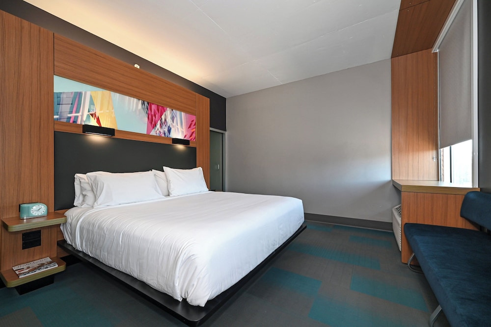 Aloft Charleston Airport & Convention Center - photo 11