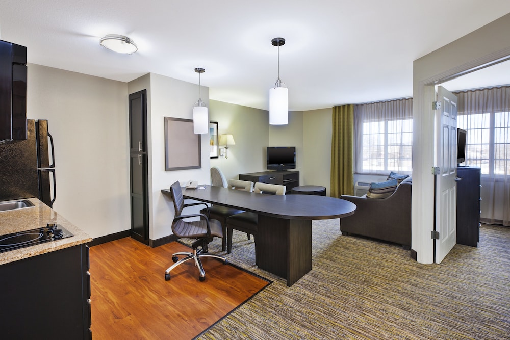 Candlewood Suites Indianapolis Airport by IHG - photo 13