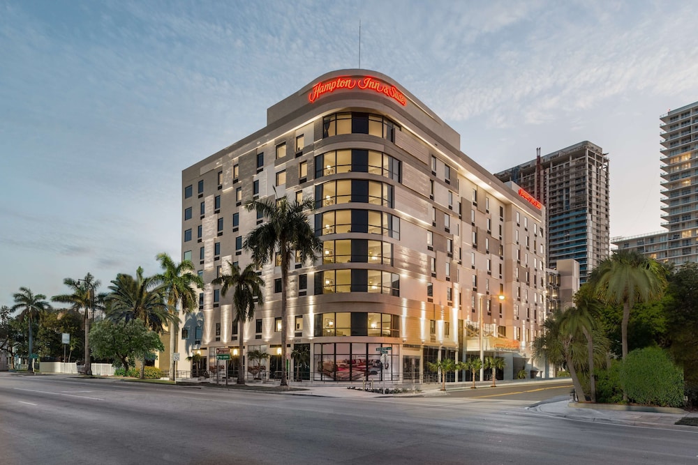 Hampton Inn & Suites Miami Wynwood Design District - photo 43