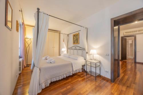 SantaCecilia Apartment — 4-Star Luxury Hotel in Verona, Italy
