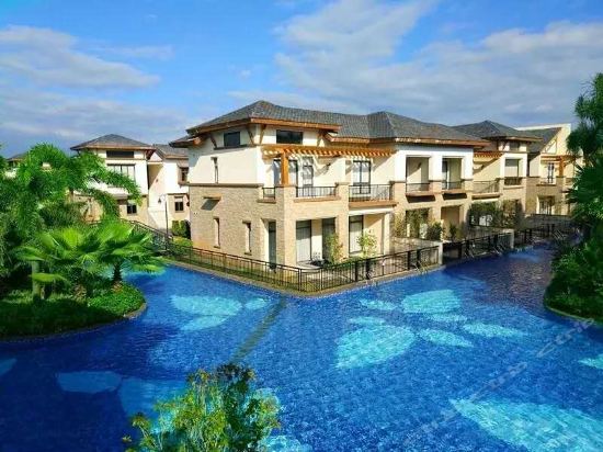 Baodun Lake Hushan Hot Spring Resort in Yingcheng, People's Republic of China