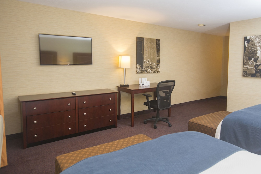 Ivy Court Inn & Suites - photo 6