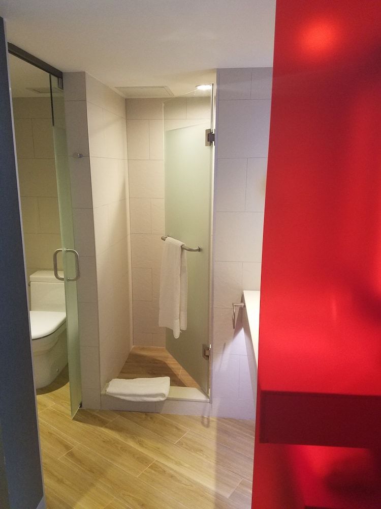Ibis Styles New York Laguardia Airport - photo 7