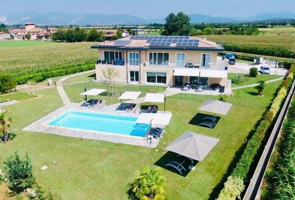 Agriturismo Villa Gaia — 4-Star Luxury Hotel in Lonato, Italy