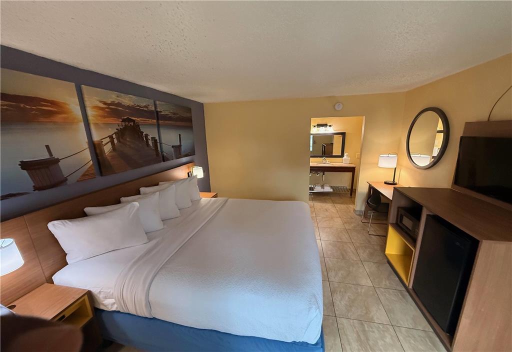 Days Inn by Wyndham St. Petersburg Tampa Bay Area - photo 17