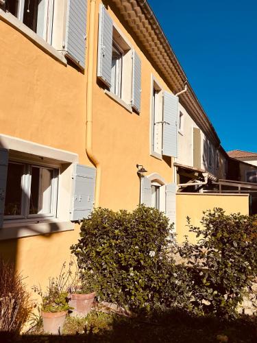 Entre La Vigne Et L'olivier — hotel in Taulignan