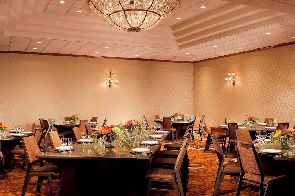 Sheraton Minneapolis West Hotel - photo 99