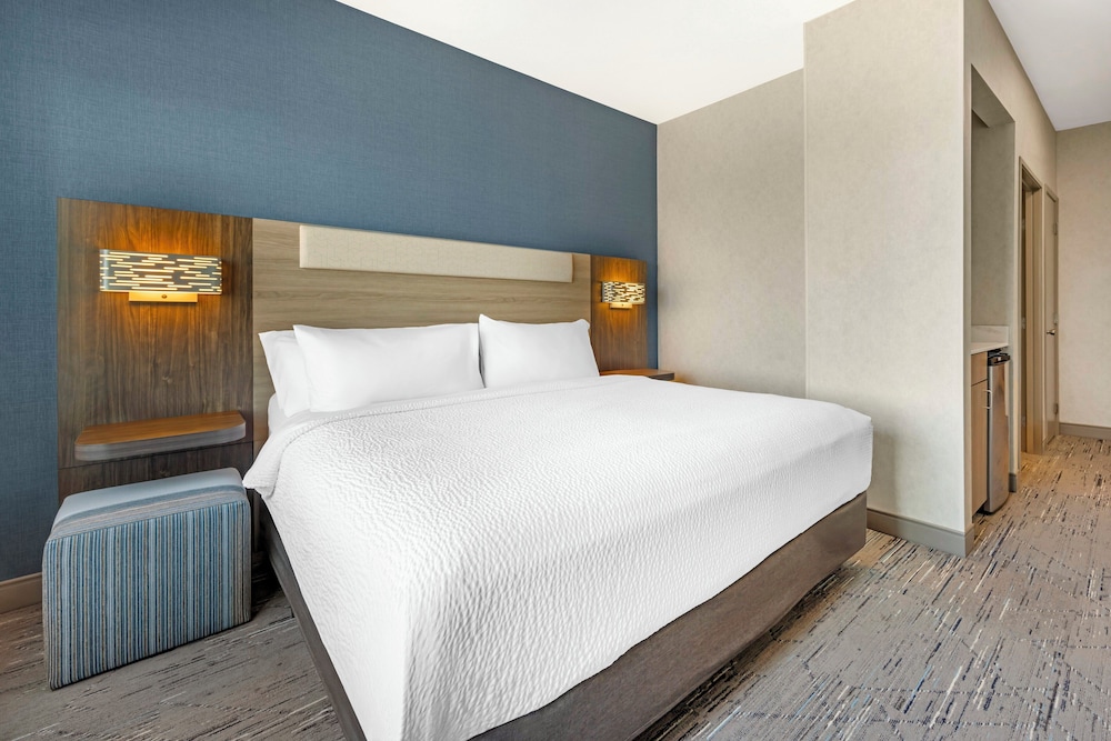 Holiday Inn Express & Suites Astoria by IHG - photo 16