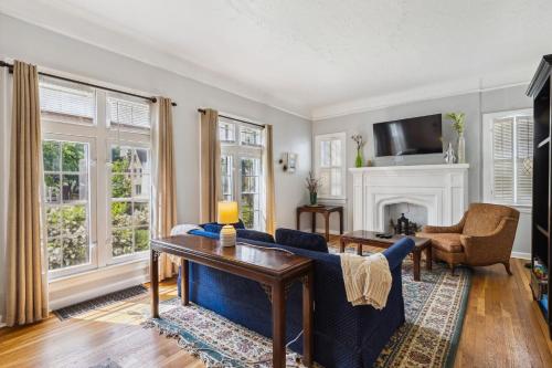 Near CLE Clinic Long term stays accepted — 4-Star Luxury Hotel in Shaker Heights, United States