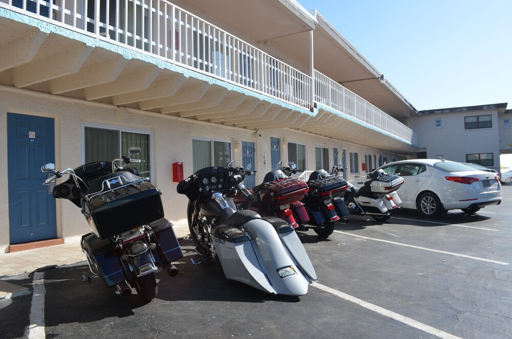 Sunrise Inn On The Beach - photo 23