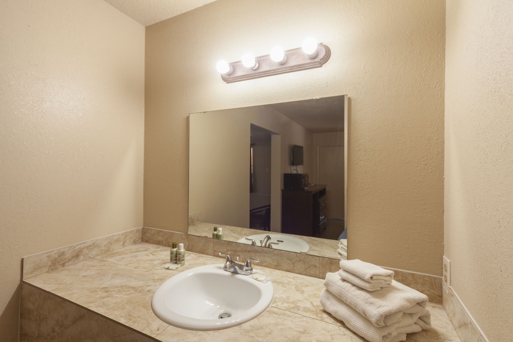 Hotel Las Cruces I 10 West - photo 11