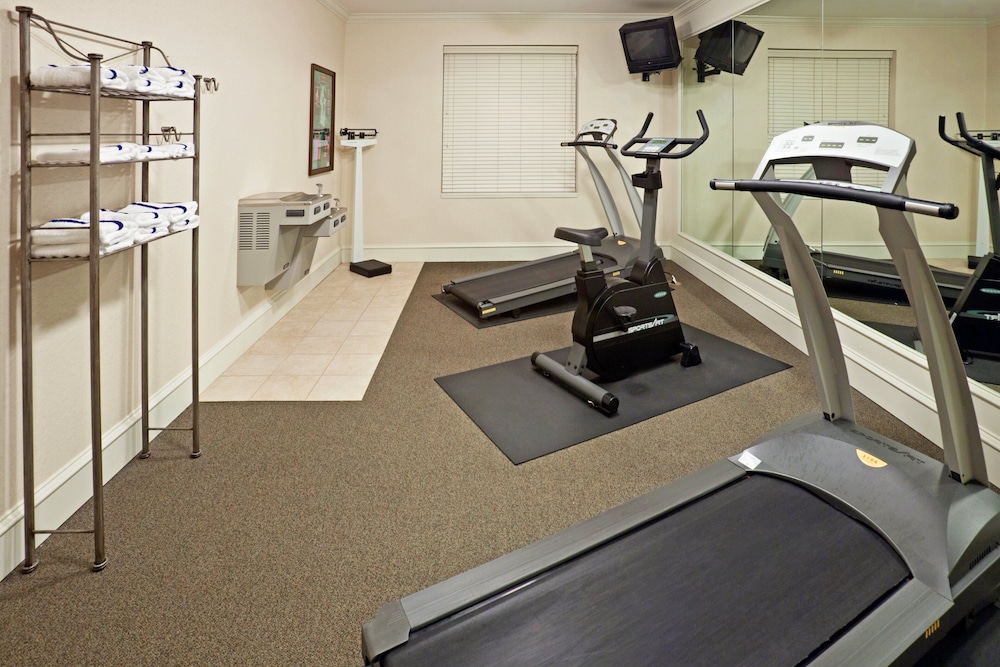 Holiday Inn Express & Suites Waxahachie by IHG - photo 25