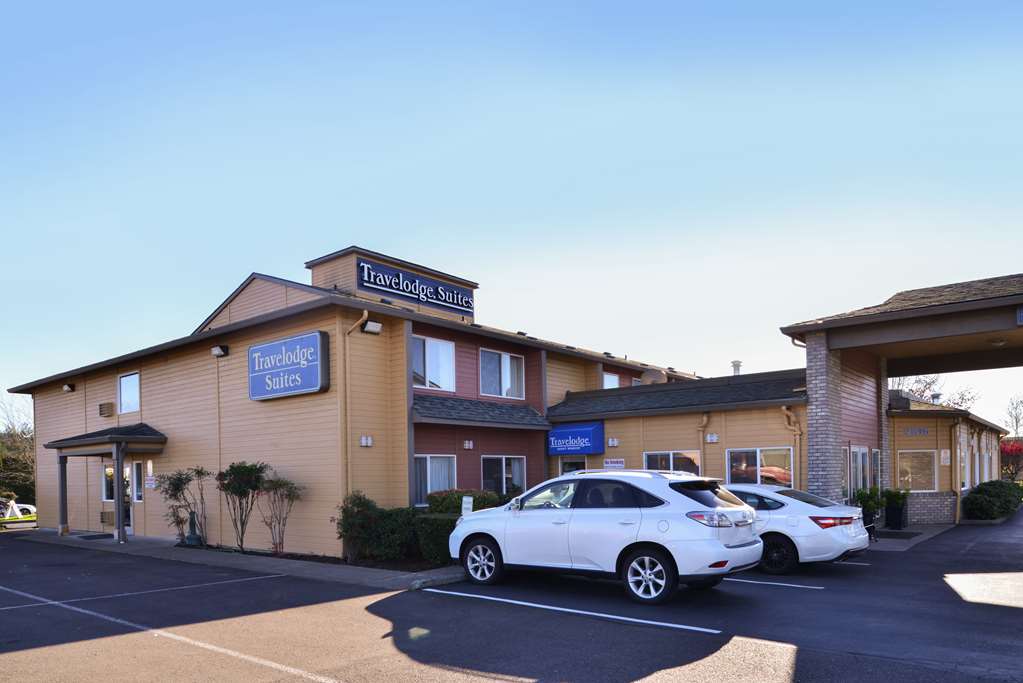 Travelodge Suites by Wyndham Newberg - photo 4