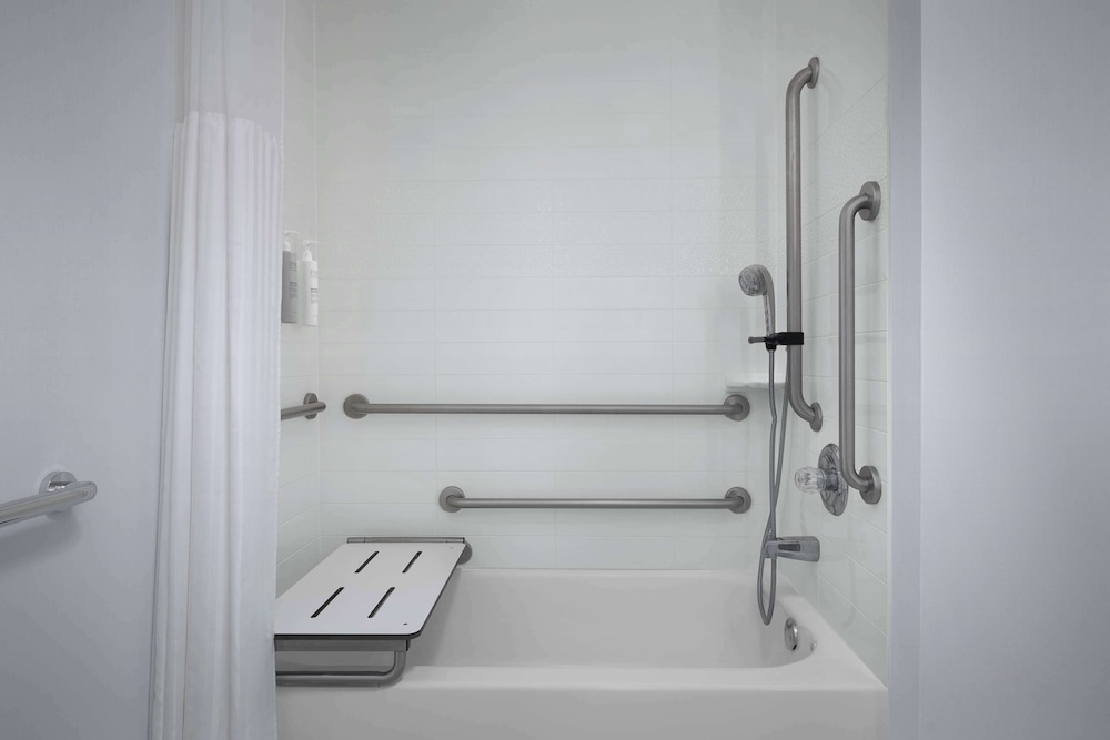 Hilton Garden Inn West Lafayette Wabash Landing - photo 21