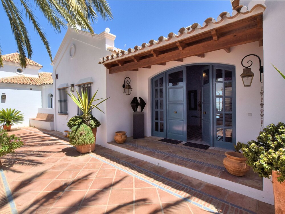 Plush Villa On La Cala Resort With Private Pool And Terrace — Mijas