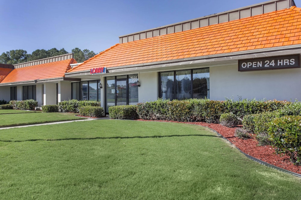 Super 8 by Wyndham Battleboro Rocky Mount - photo 19