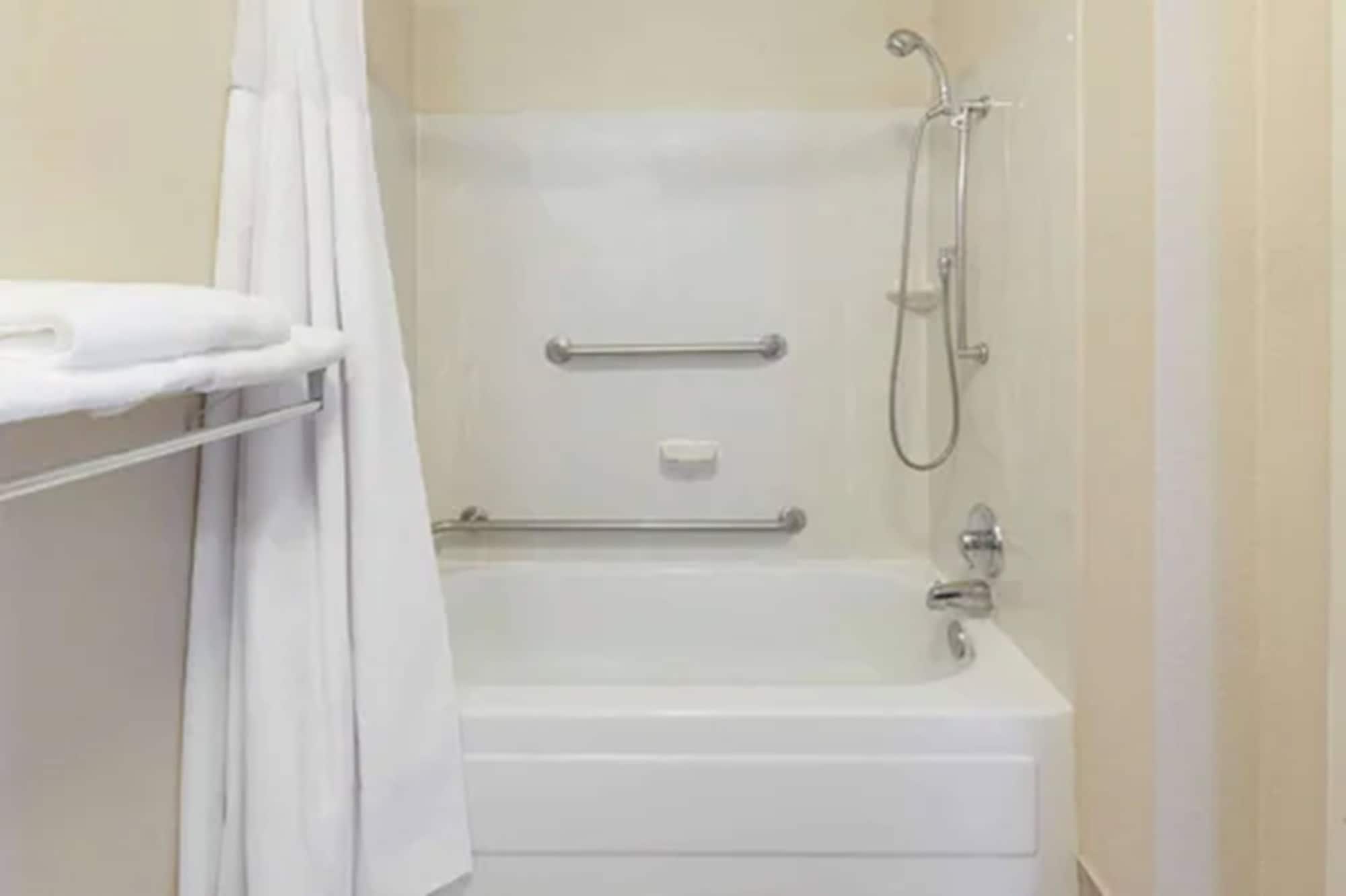 Baymont by Wyndham Auburn Hills - featured photo