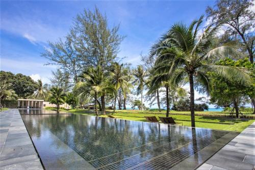 Luxury Oceanfront_pool access apartment — 4-Star Luxury Hotel in Thalang, Thailand