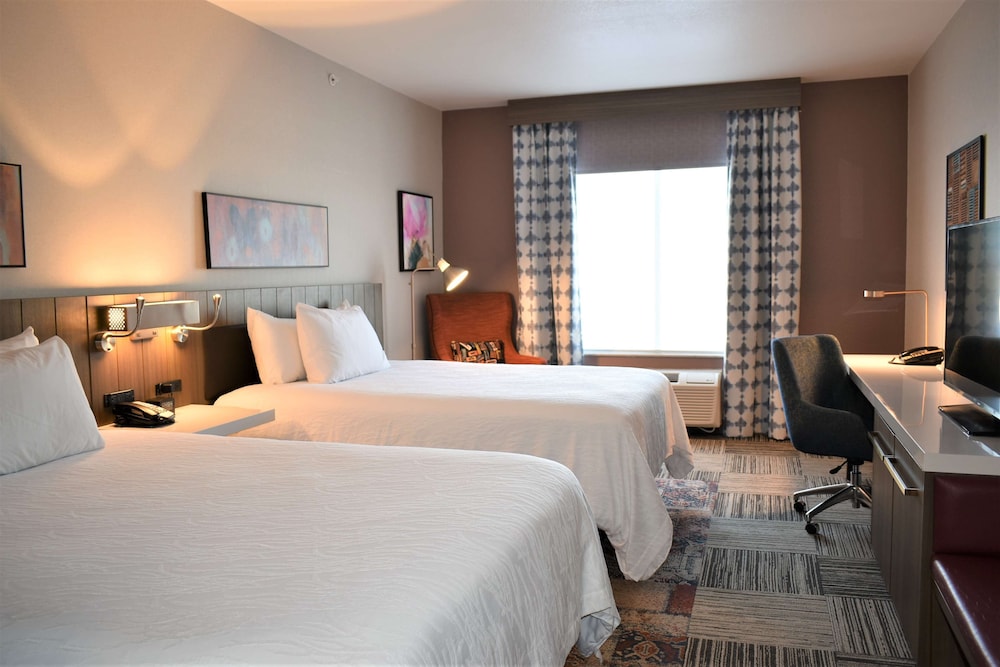 Hilton Garden Inn Oconomowoc - photo 14