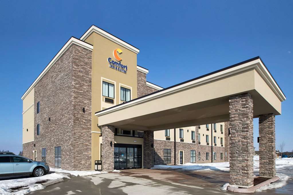 Comfort Inn & Suites Cedar Rapids CID Eastern Iowa Airport - featured photo