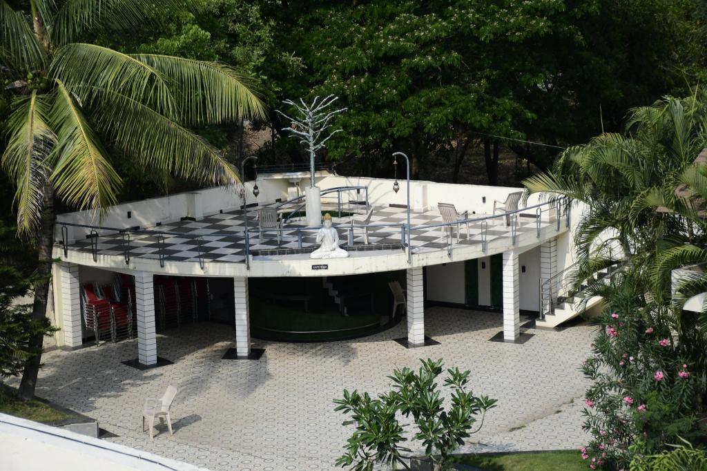 Hotel Varay Express - carbon neutral hotel in Ujjain