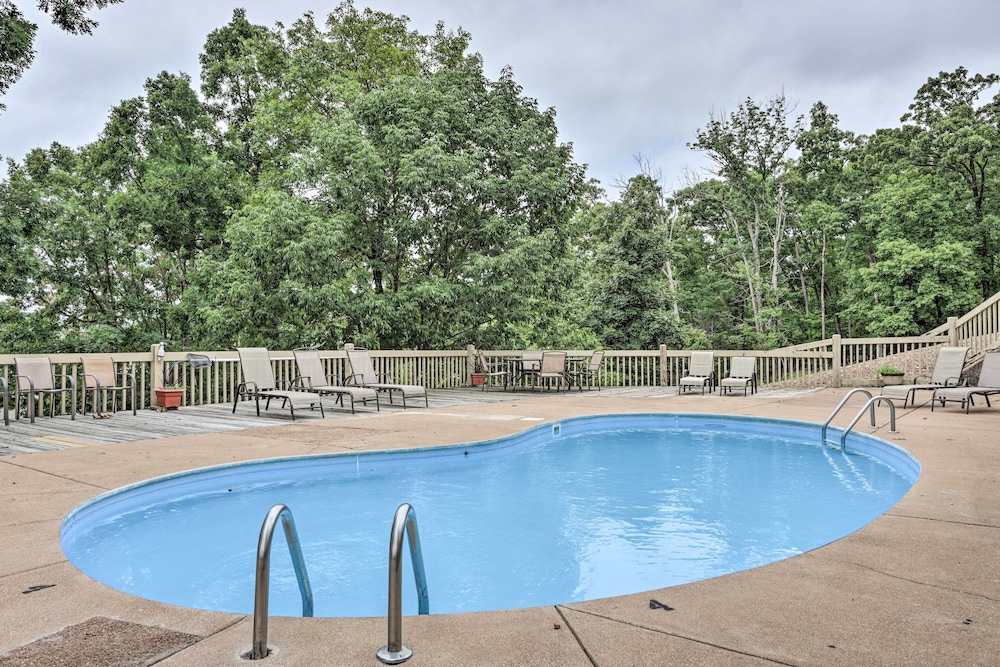 Scenic Convenient Lake of the Ozarks Resort Condo - photo 16