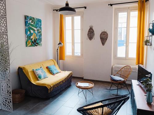 Grand 2 Pieces Renove Climatise Vieil Antibes Proche Port — 4-Star Luxury Hotel in Antibes, France