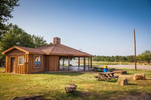 Bay Landing Camping Resort Cabin 1 - photo 14