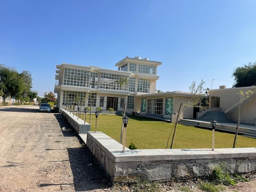 The Arham Resort - carbon neutral hotel in Udaipur