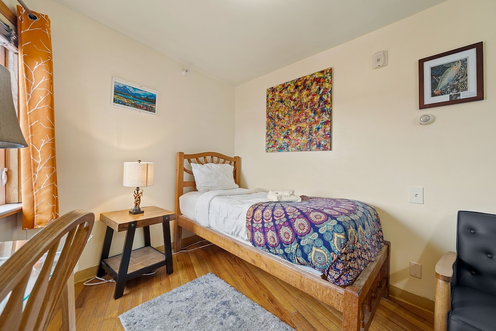 Qupqugiaq Inn - photo 10
