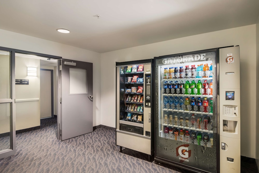 Red Lion Inn & Suites Butte - photo 27