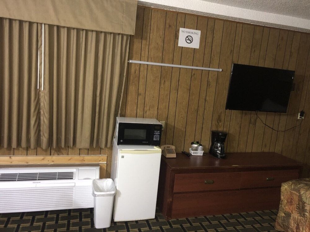 Big 12 Motel Broken Bow NE - photo 11