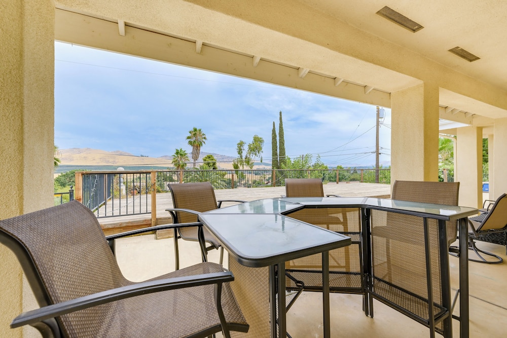 Porterville Getaway w Patio Valley Views — hotel in Porterville