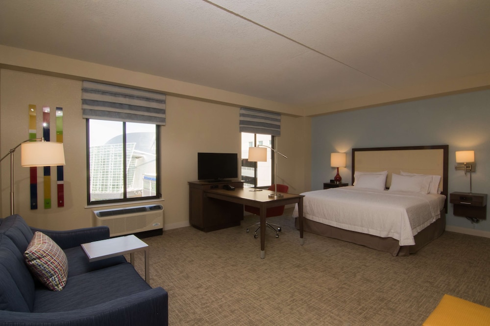 Hampton Inn & Suites Tulsa Downtown - photo 11
