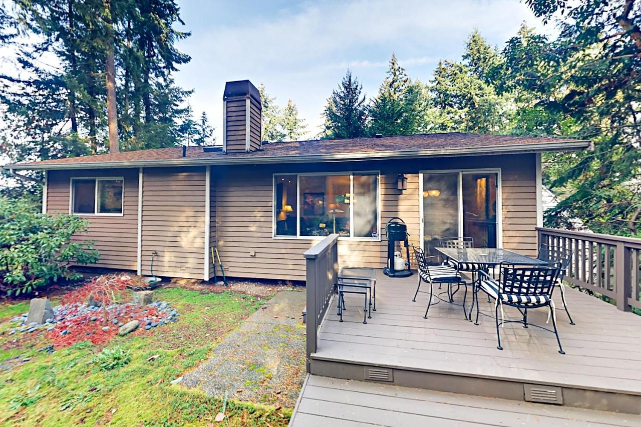 Forest Retreat — 4-Star Luxury Hotel in Shoreline, United States