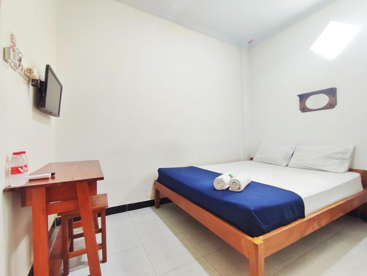 Happy Syariah Hotel near Jombor Mitra RedDoorz in Sleman, Indonesia