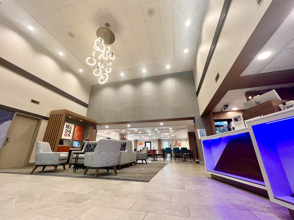 Holiday Inn Express Madison by IHG - photo 2