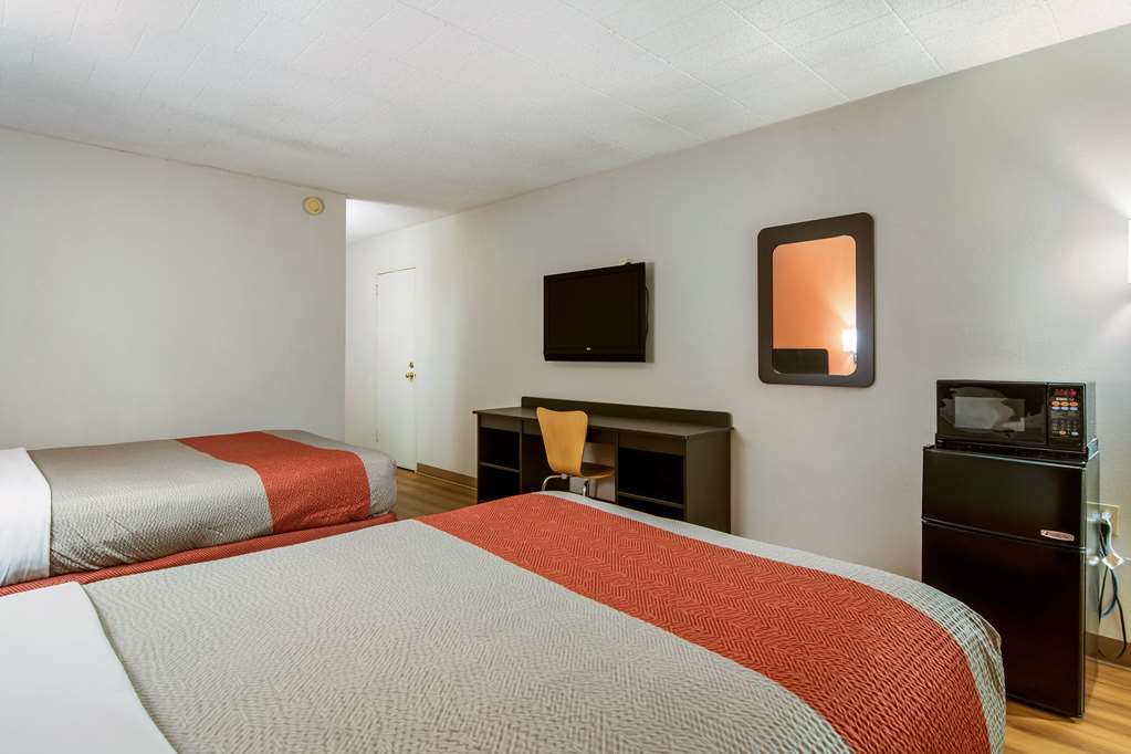 Motel 6 New Stanton PA - photo 6
