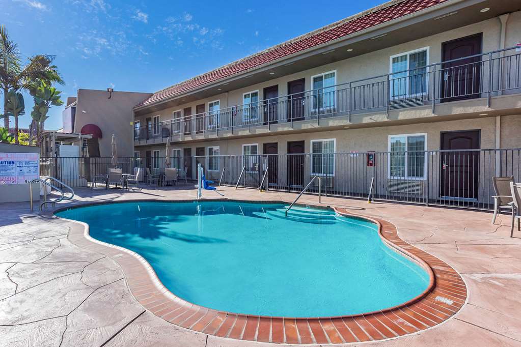 Econo Lodge Inn & Suites Escondido Downtown - photo 25