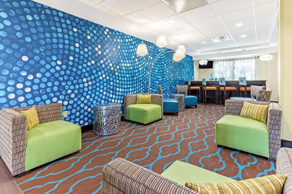 La Quinta Inn & Suites by Wyndham Tampa North I 75 - photo 7
