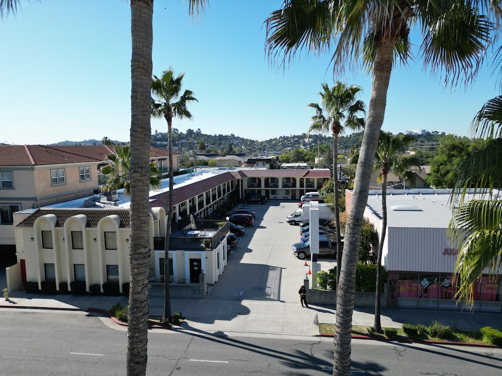 Chariot Inn Glendale Pasadena - photo 20