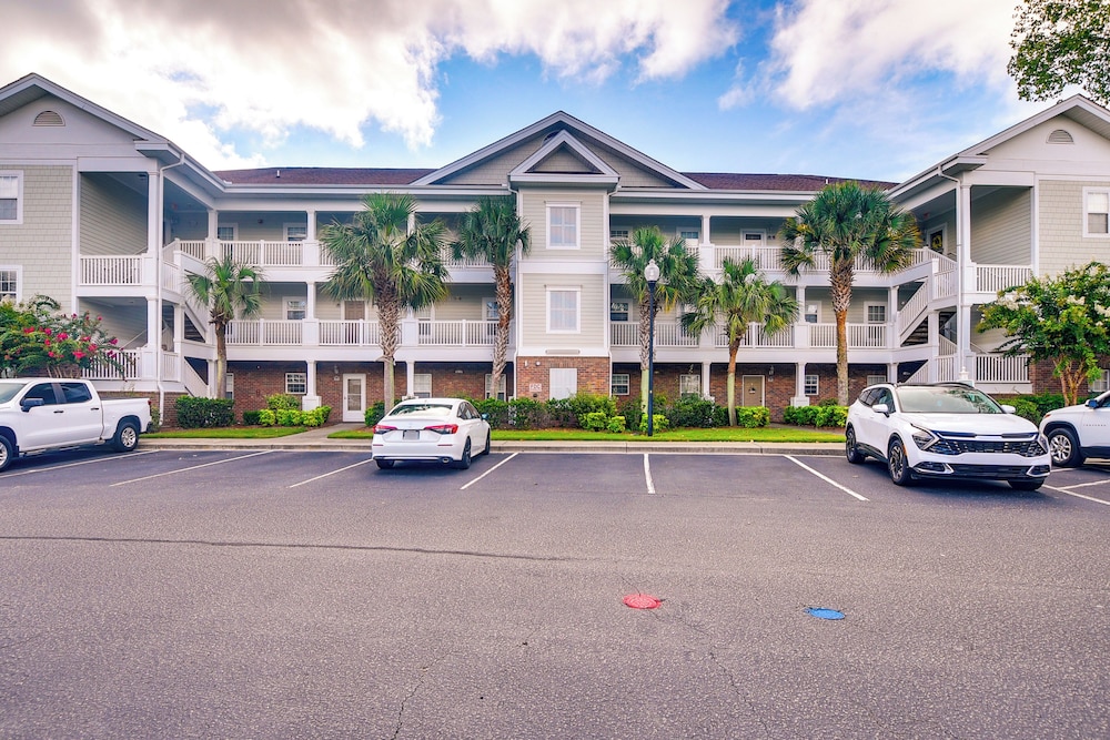 Barefoot Resort Condo w Pools & Balcony - photo 16
