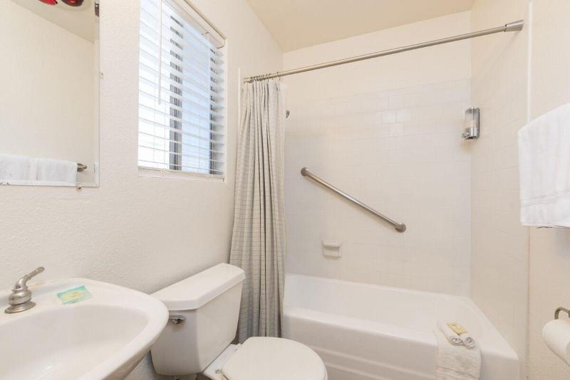 Shell Beach Inn - photo 56