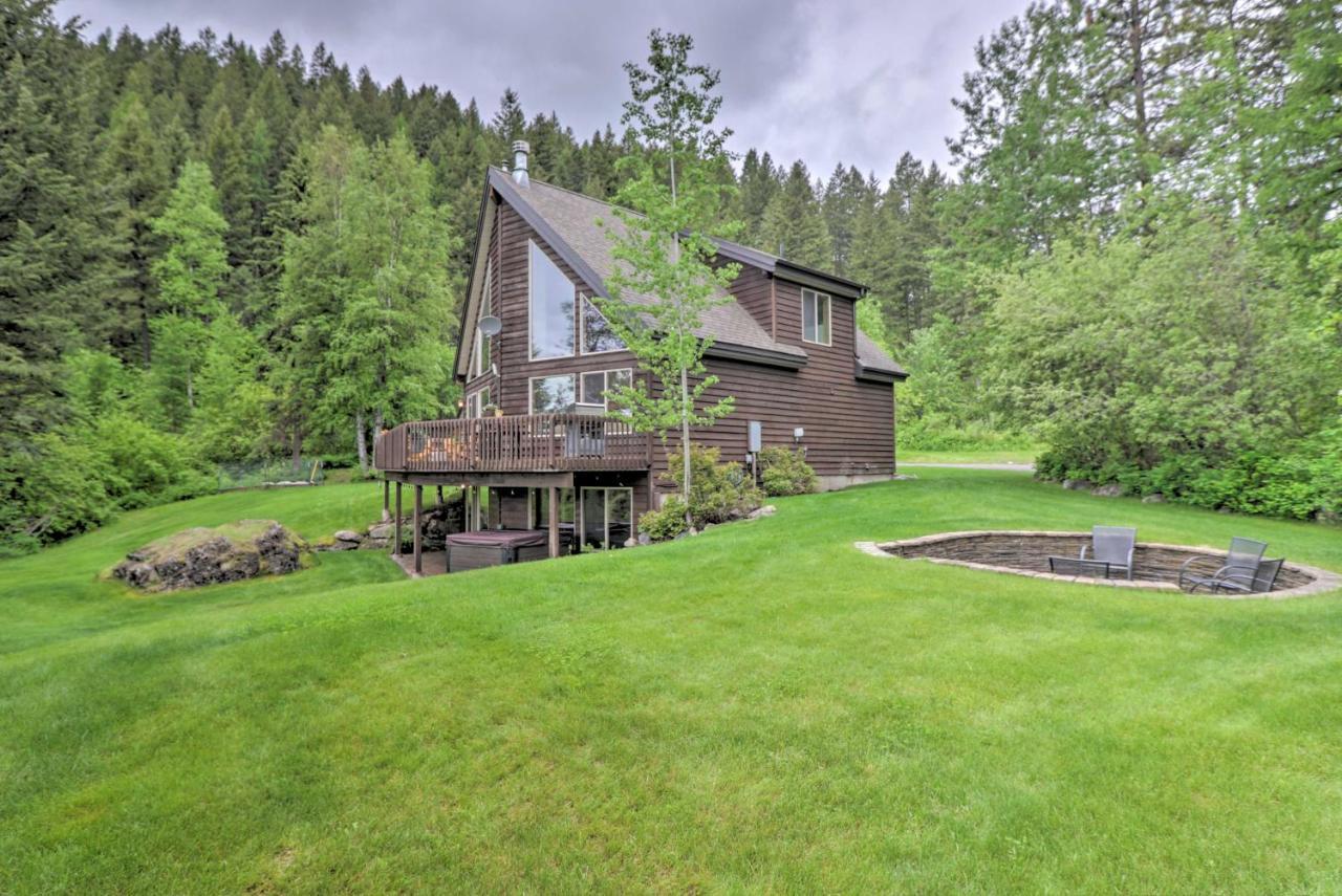 Quiet and Elegant Whitefish Home with Hot Tub — 4-Star Luxury Hotel in Whitefish, United States