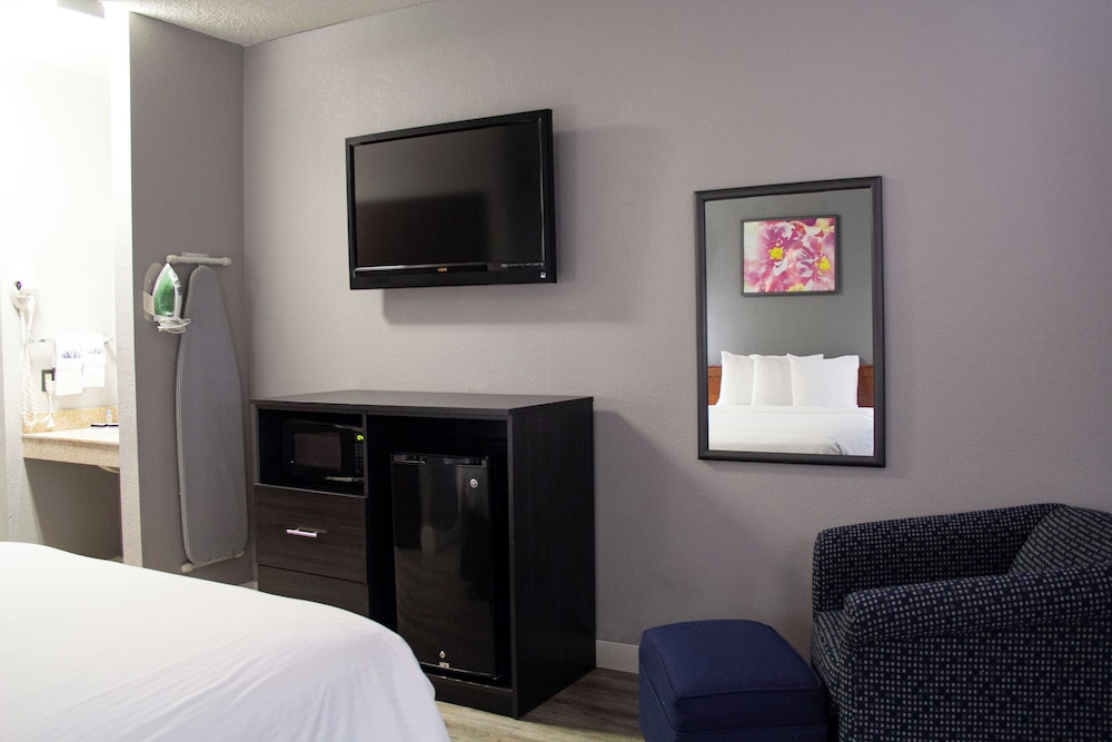 New Victorian Inn & Suites in Sioux City IA - photo 23
