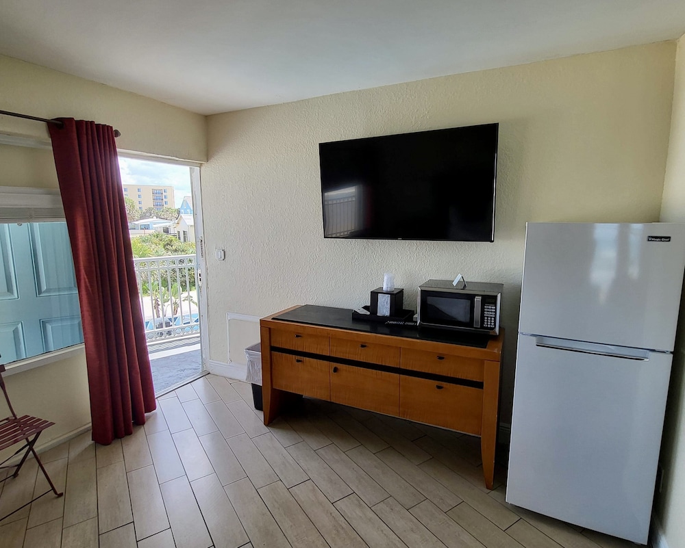 Chateau Mar Beach Resort - photo 21