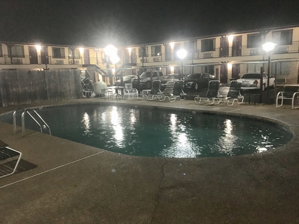 Inn At Mexia - photo 35