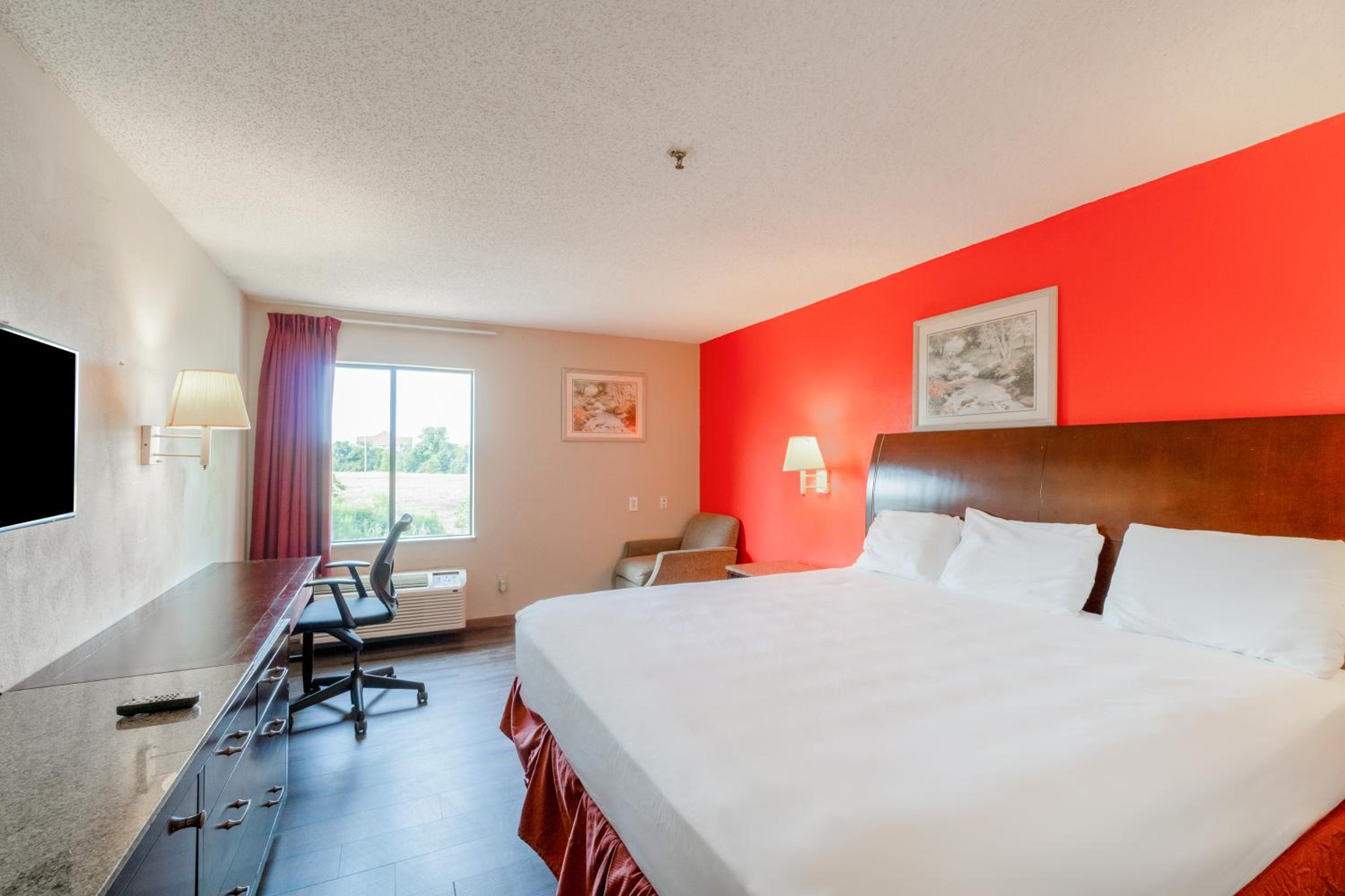 Capital O Fairway Inn Baytown La Porte TX - photo 2