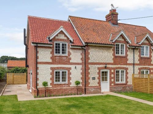 Sea Lavender Cottage Uk11930 — 5-Star Luxury Hotel in Hunstanton, United Kingdom